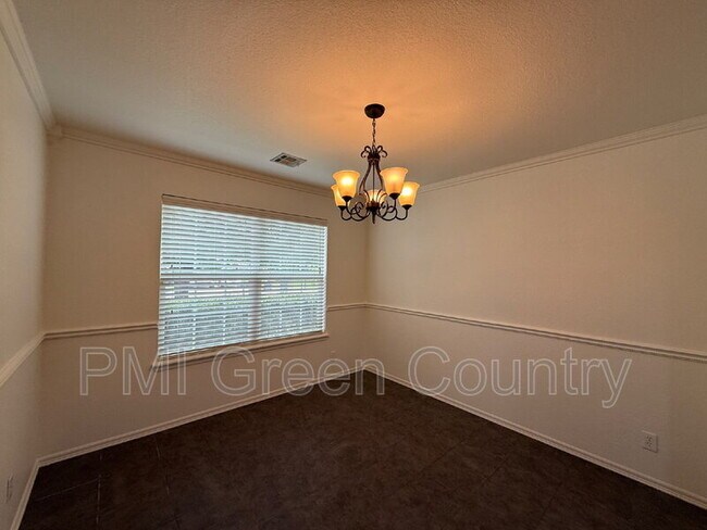 Foto del edificio - 4040 W 105th St S