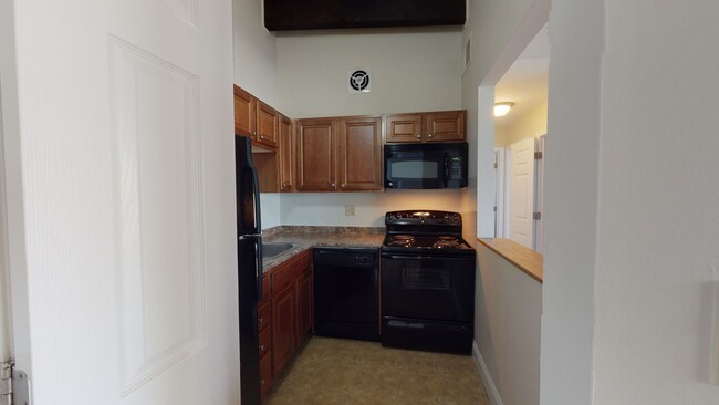 Building Photo - 851 Coventry Ln