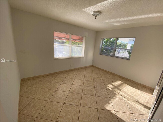 Building Photo - 15 Isle of Venice Dr