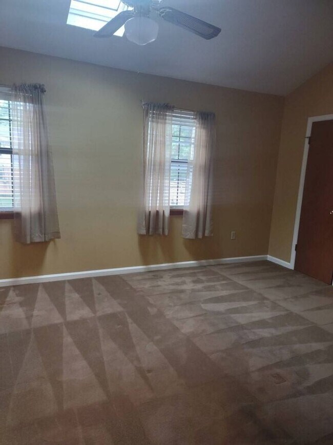 Foto del edificio - 3309 Tate Rd