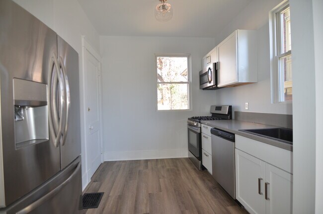 Foto del edificio - 2752 Madison Rd