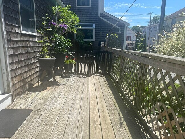 Foto del edificio - 493 Somerset Ave