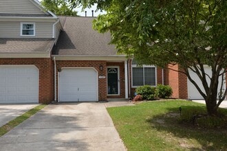 Building Photo - 5309 Village Square Ct