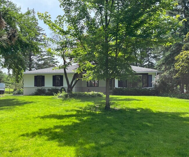 Building Photo - 7701 Drew Ave