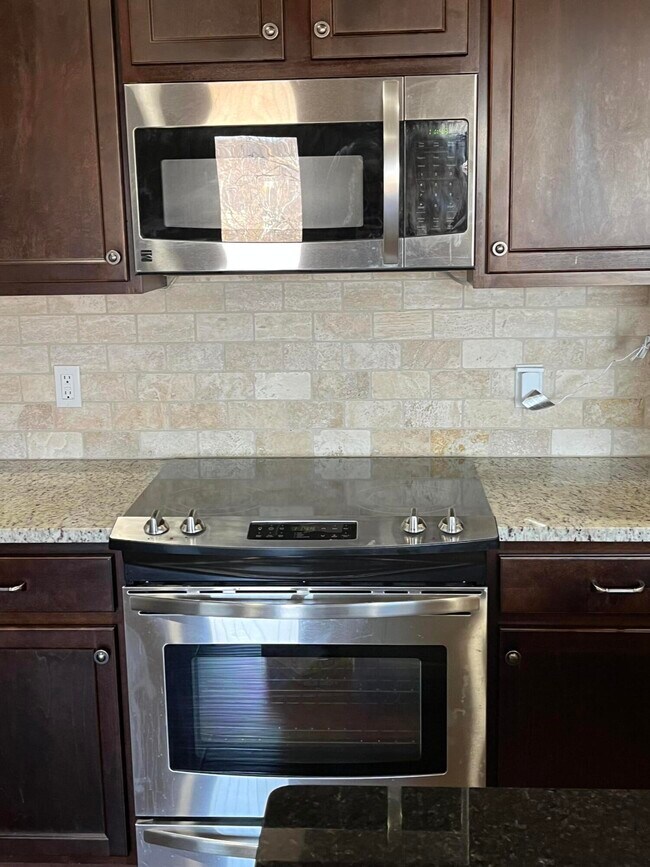 Building Photo - 5611 Bower Ln