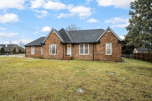 Building Photo - 1015 Brinkley Rd