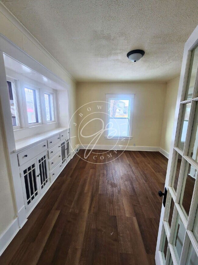 Foto del edificio - 1400 sq ft. 3 bed home in South Toledo! Many updates throughout