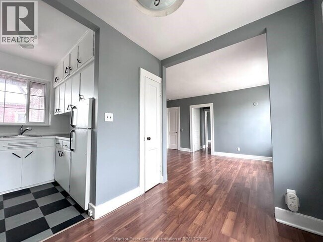 Building Photo - 308 Randolph Ave