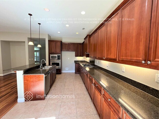 Foto del edificio - 1118 Lawrence Ln