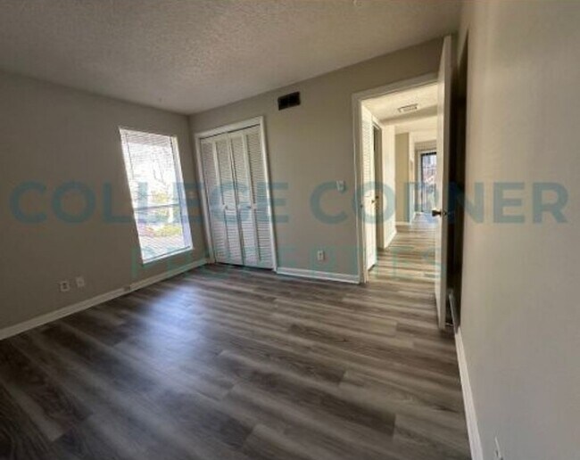 Foto del edificio - 130 Cedar Cove Ln