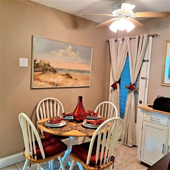 Dining Area - 351 Taylor Ave