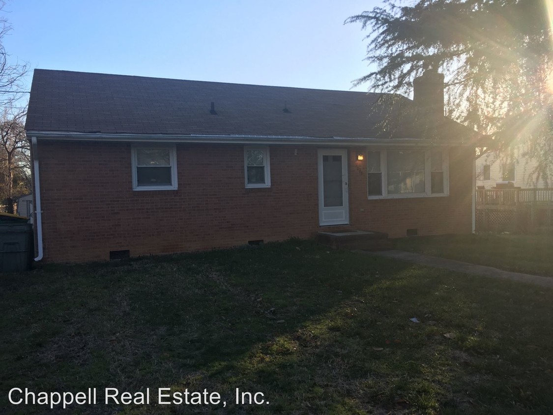 Foto principal - 1205 Surry Ave