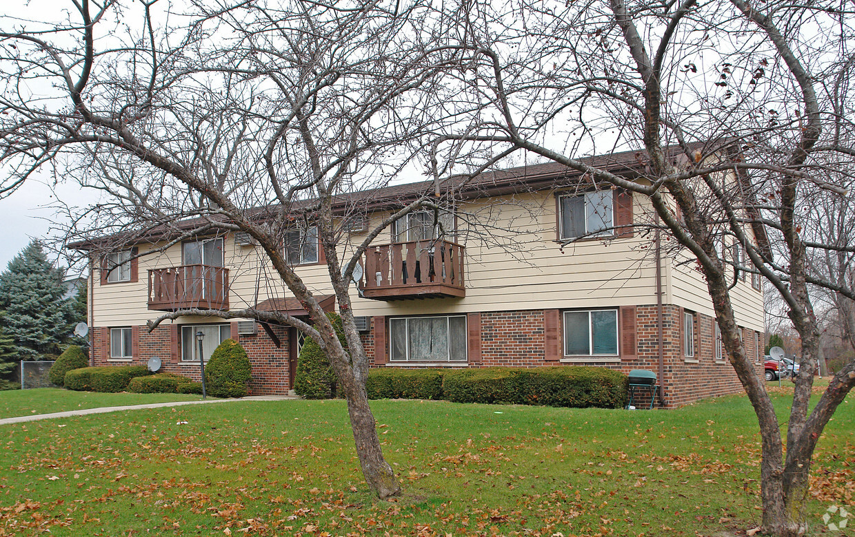 Building Photo - 678 Foxtree Cir