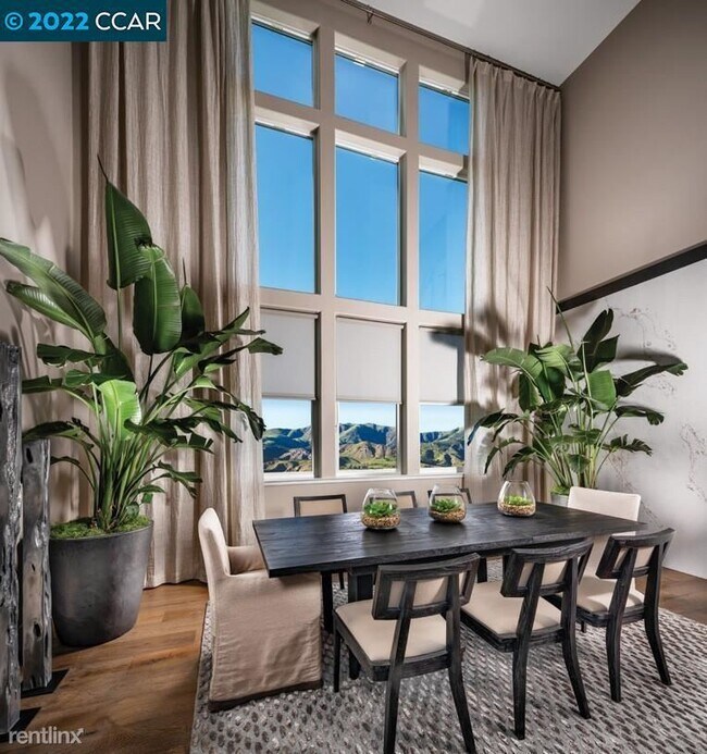 Building Photo - 3 br, 2.5 bath Condo - Metro crossing  and...
