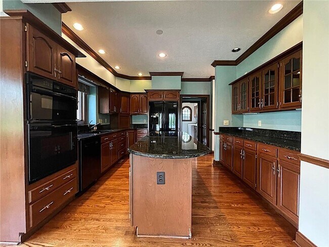 Building Photo - 6532 Shamel Dr