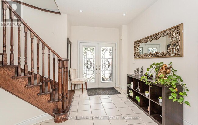 Building Photo - 3 Lavallee Cres