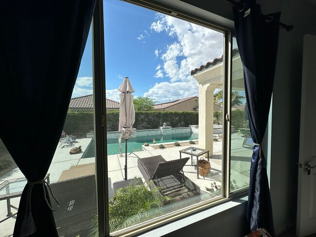 Foto del edificio - Short term Furnished home in the desirable...