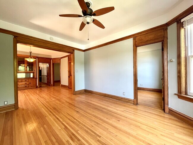 Foto del edificio - 2641 W Logan Blvd