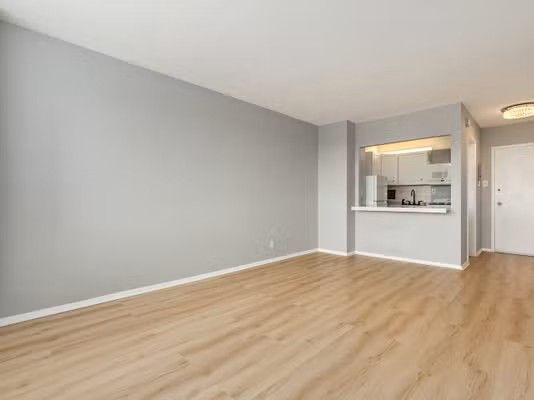 Foto del edificio - 5500 Friendship Blvd