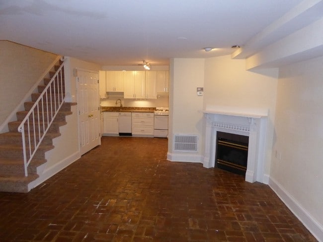 Building Photo - 1425 Q St NW