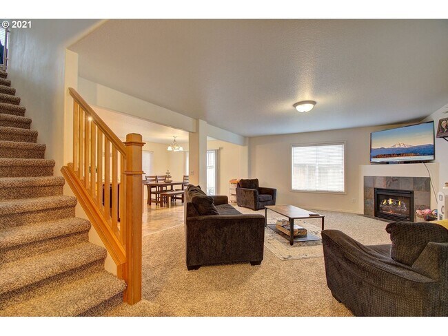 Foto del edificio - Gorgeous 3BD Home in Whipple Creek! Minute...
