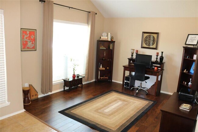 Foto del edificio - 2601 Cypress Springs Dr