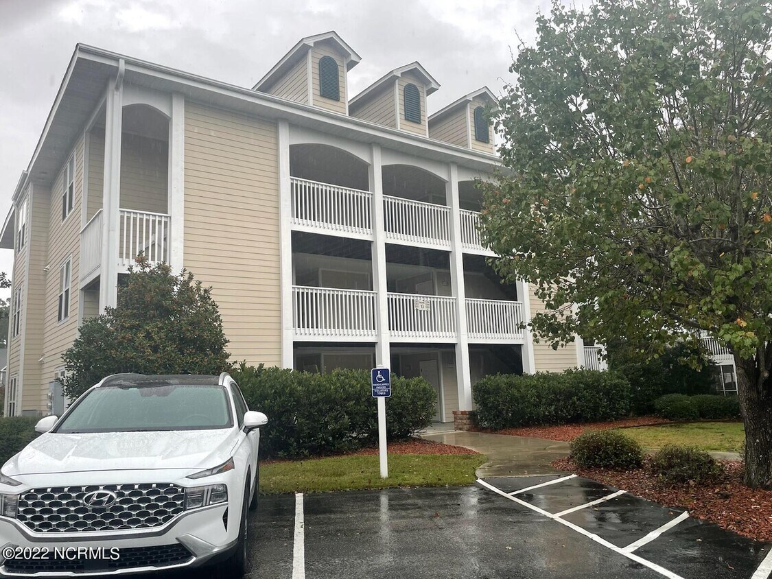 3350 Club Villas Dr Unit 1301, Southport, NC 28461 Condo for Rent in Southport, NC