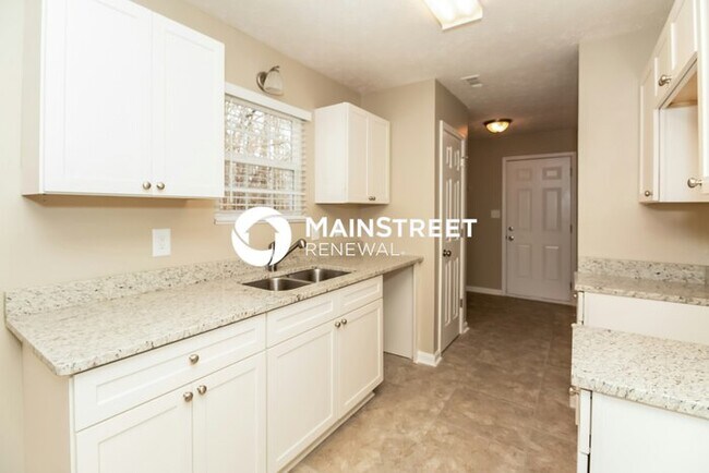 Foto del edificio - 3 Bedroom Pet-Friendly Home in Atlanta, GA with Main Street Renewal