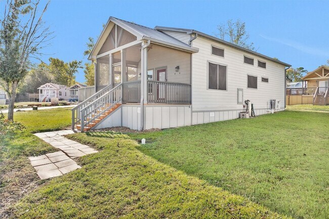 Foto del edificio - 12922 Longstreet Rd