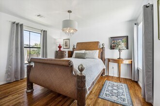 Building Photo - 4710 Edison St