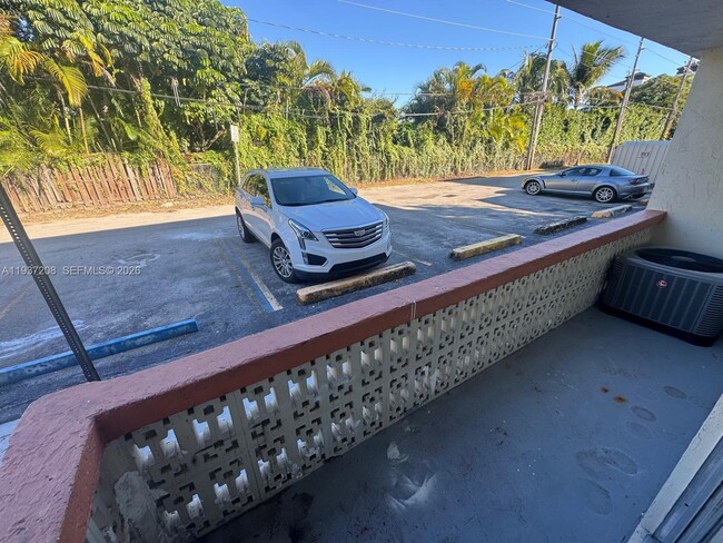 Foto del edificio - 1825 SW 67th Ave