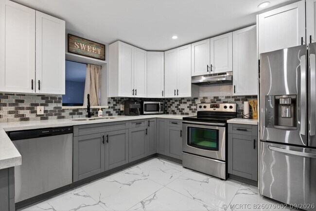 Foto del edificio - 3330 NW 69th St