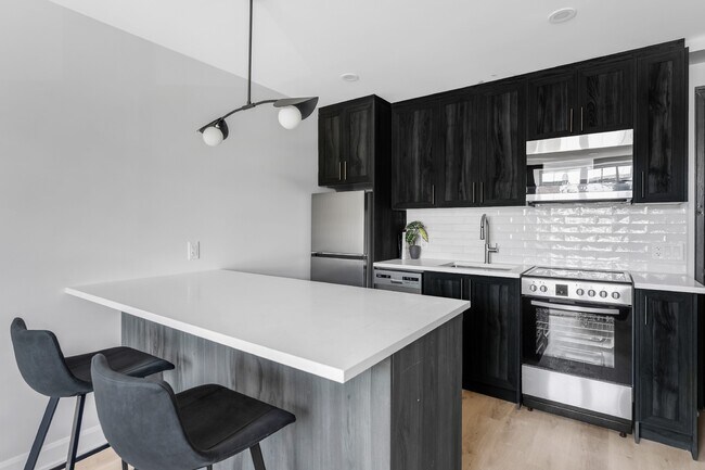 Photo du bâtiment - 658 Somerset St W