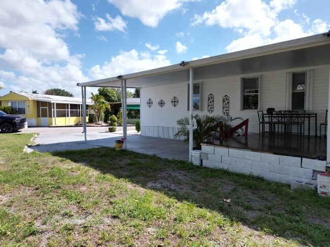 Building Photo - 8641 SW 16th Pl