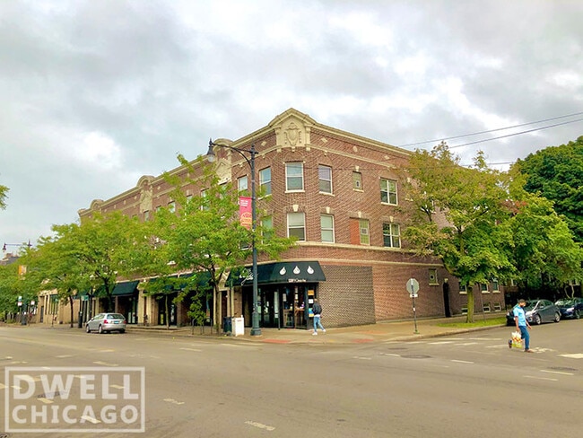 Building Photo - 6357 N Lakewood Ave