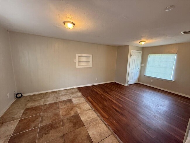 Foto del edificio - 4910 Rainbow Cir