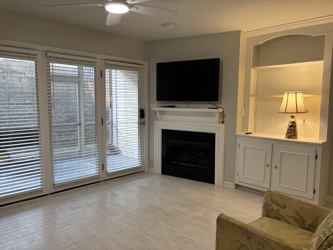 Foto del edificio - 2730 Brownsboro Rd