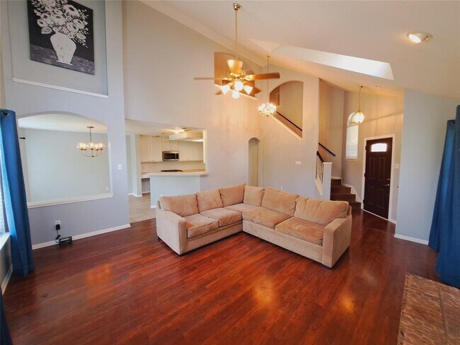 Building Photo - 3708 Bird House Dr