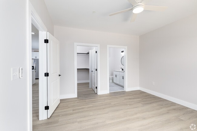 Building Photo - Town Center Apartments