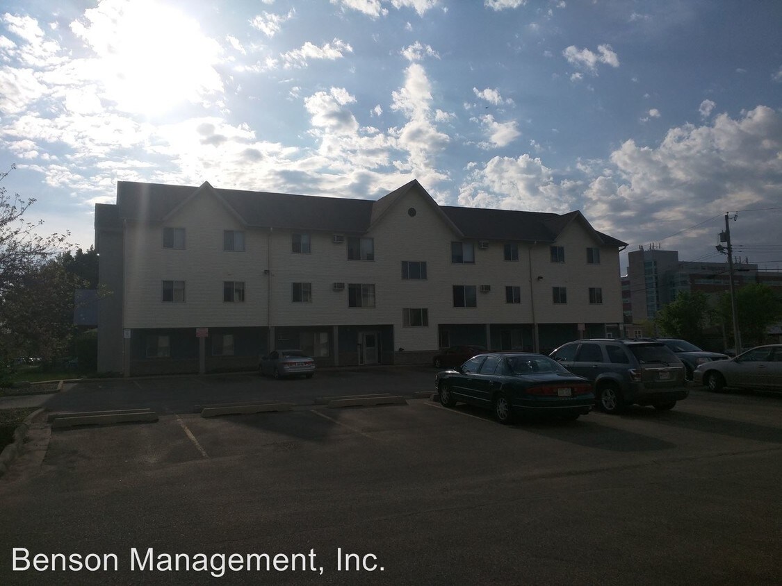 Primary Photo - 1411 Vine St