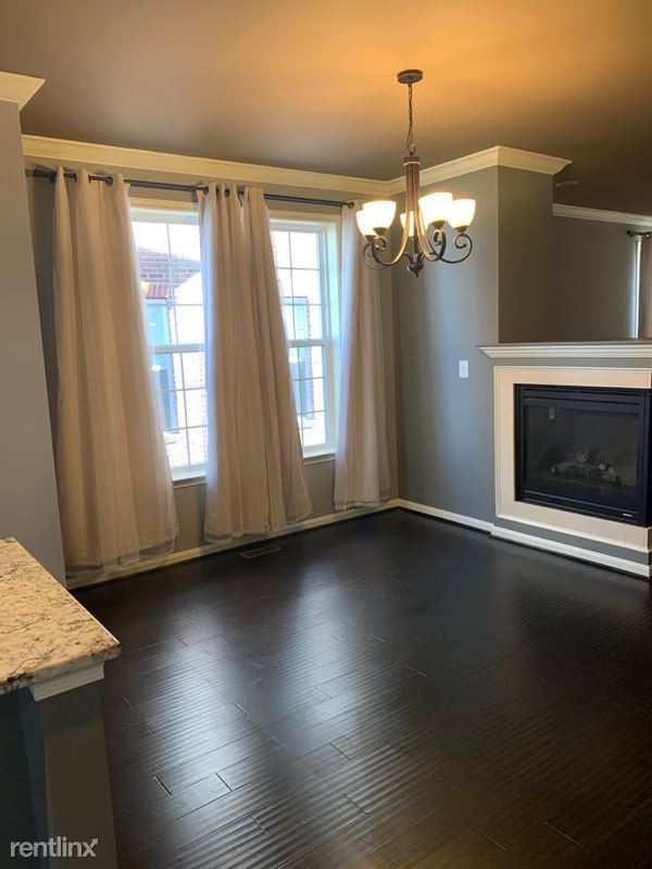 Building Photo - 4 br, 3.5 bath Townhome - 10271 Hastings Dr