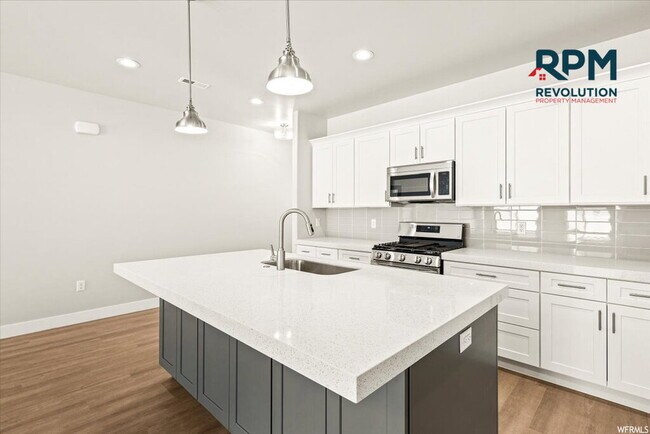 Foto del edificio - Charming 3-Bedroom Haven with 2 Baths and ...