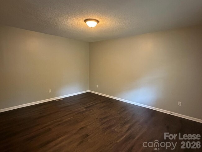 Building Photo - 642 Pee Dee Ave