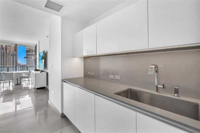 Foto del edificio - 68 SE 6th St