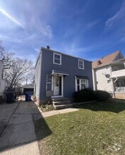 Building Photo - 3878 E 143rd St