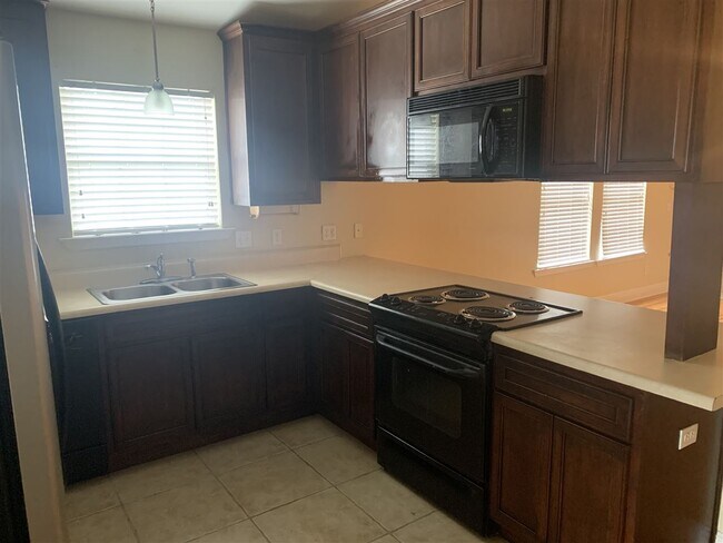 Foto del edificio - 1445 Crescent Hills Dr