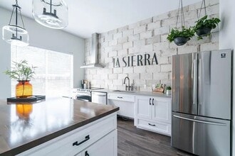 Building Photo - 520 FM306