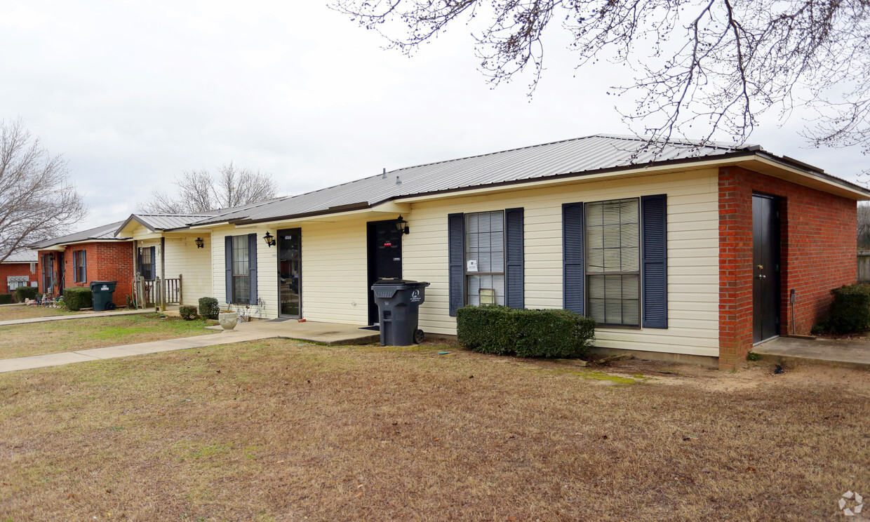 Building Photo - Rosewood Apartments