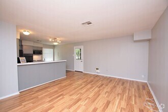 Building Photo - 3202 Barton View Dr