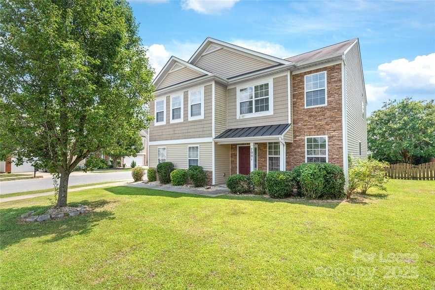 Primary Photo - 7001 Dacian Ln